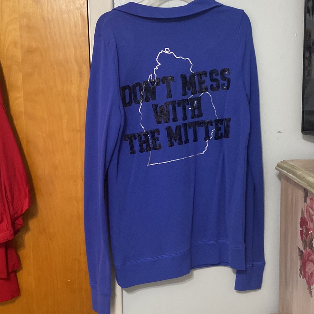 Pink Michigan pullover - Picture 2 of 2